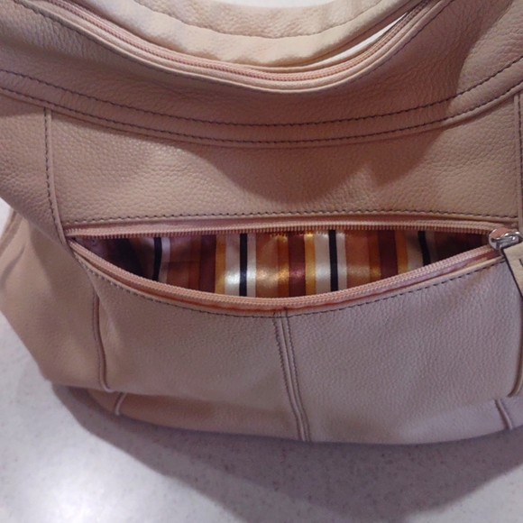 Tignanello Genuine Pebble Leather Shoulder Bag NWOT - Picture 7 of 16